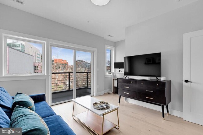 Building Photo - 664 Glick Ct NW