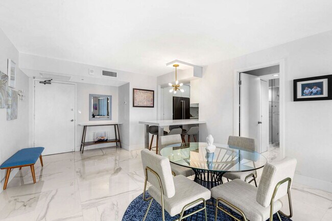 Building Photo - 6039 Collins Ave