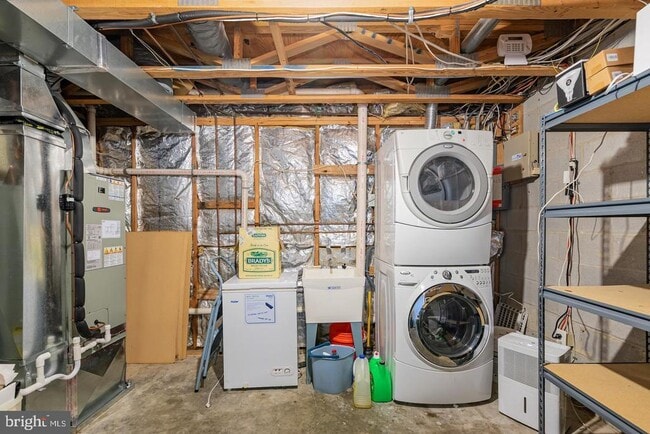 Building Photo - 3954 Forest Valley Rd