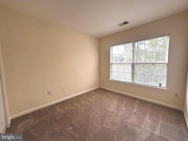 Building Photo - 45541 Clear Spring Terrace