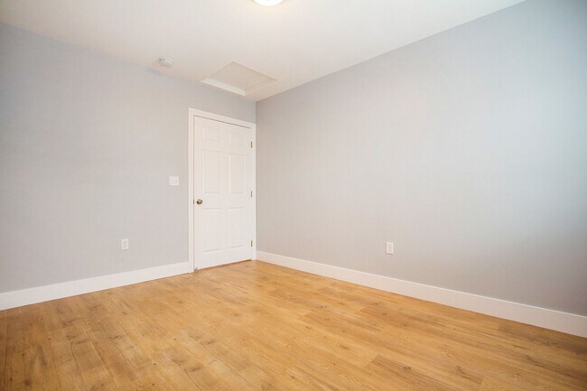 Building Photo - Olive Avenue Triplex