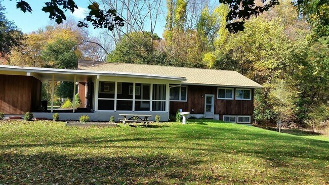 Building Photo - 34 Karlton Cir