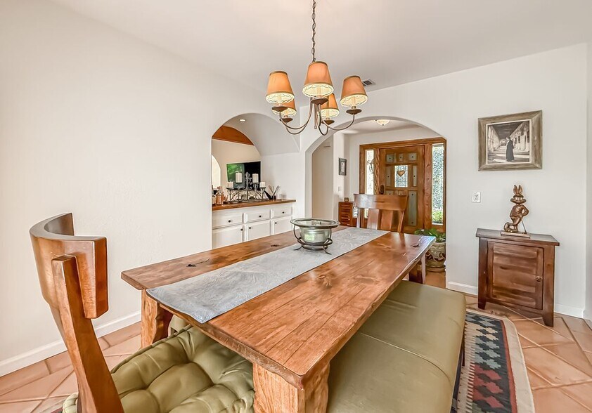 Building Photo - 2350 Leeward Cir