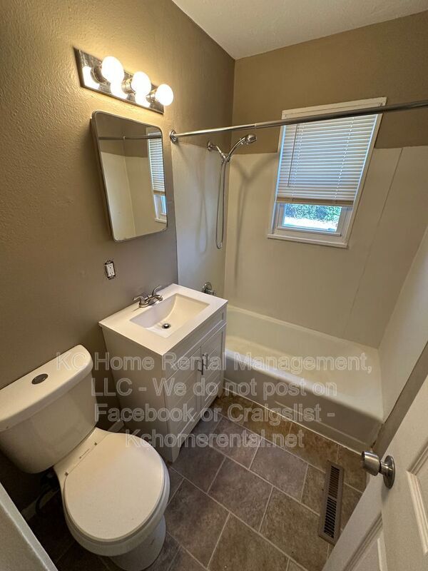 Building Photo - 5411 N Indiana Ave