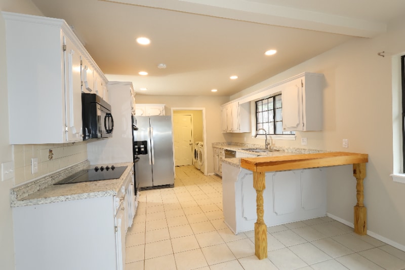 Building Photo - 312 Bluebird Ln