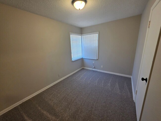 Building Photo - 3001 Curtis Dr