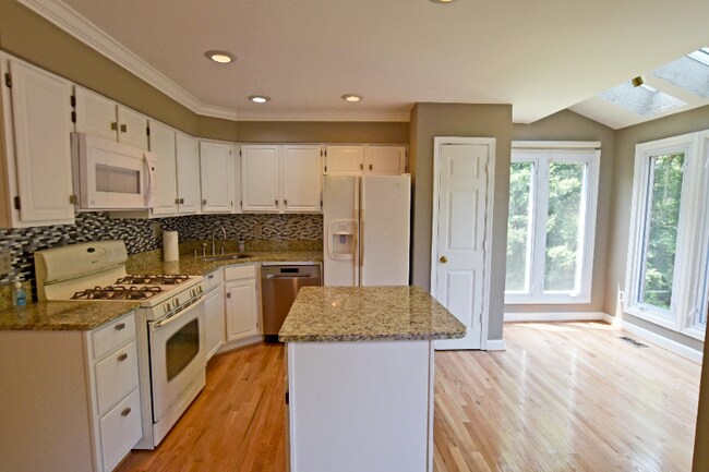 Building Photo - 6084 Joust Ln
