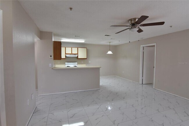 Building Photo - 637 Buoy Ln