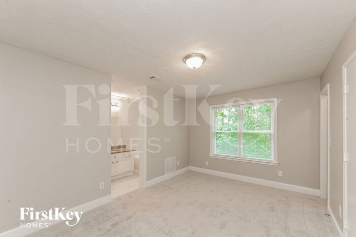 Building Photo - 6770 Bent Creek Dr