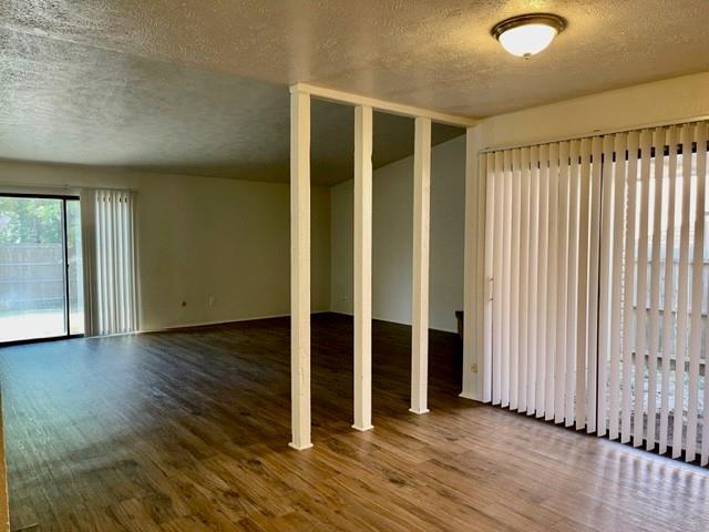 Building Photo - 4020 Blue Flag Ln