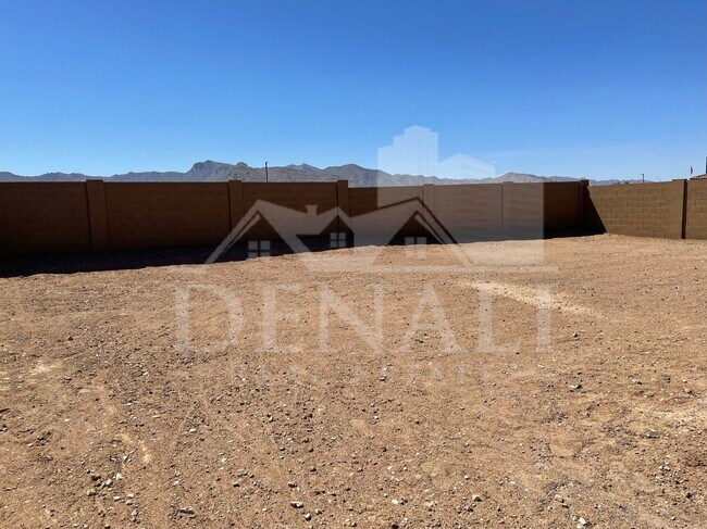 Building Photo - 4622 N 192nd Ln