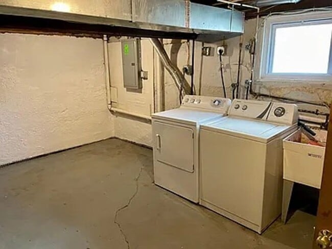 Building Photo - 2802 Berwick Ave