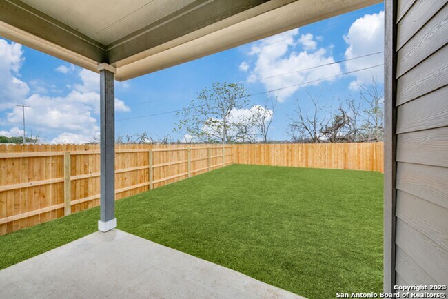 Building Photo - Gorgeous 3/2.5 on cul-de-sac in Cibolo wit...