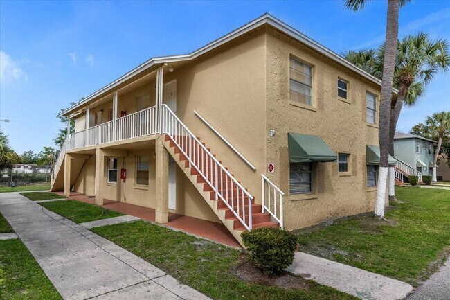 Primary Photo - 709 Michigan Ct