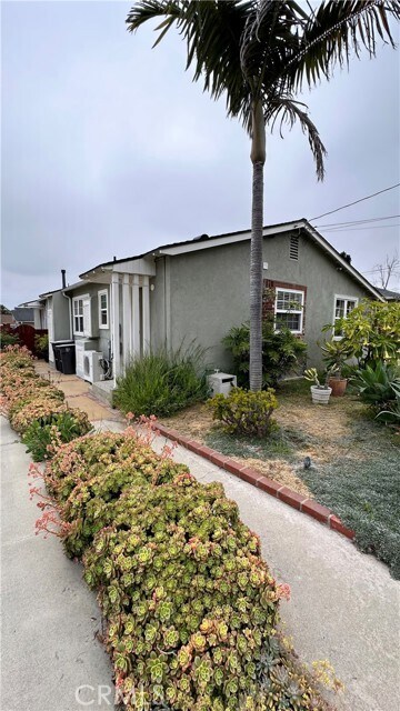 Building Photo - 4216 E 15th St