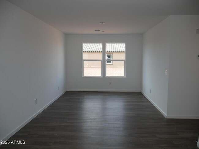 Building Photo - 1397 E Peggy Dr