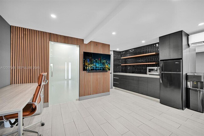 Building Photo - 145 NE 49th St