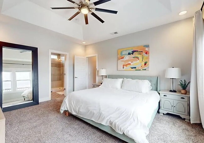 Building Photo - Fully Furnished House on the River! 10 minutes to Downtown