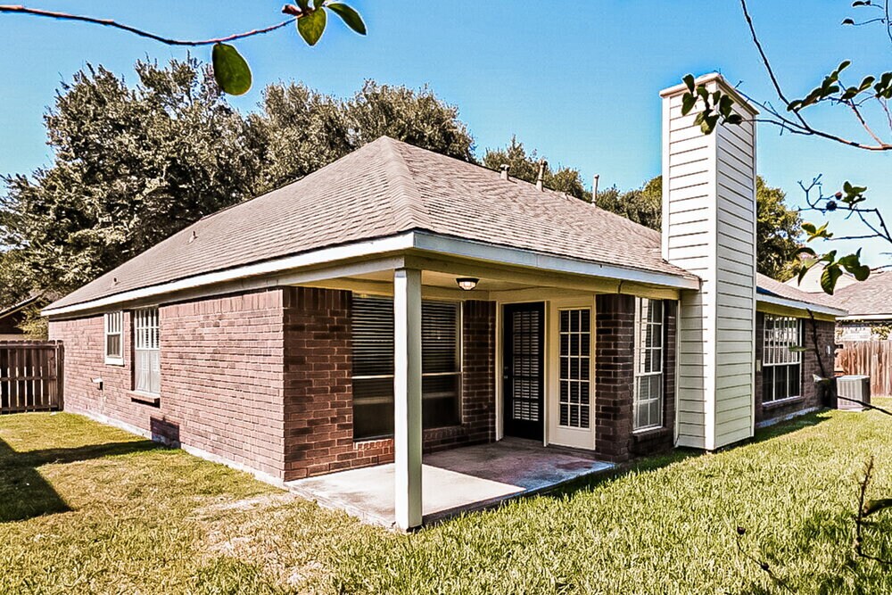 Building Photo - 3909 Spring Meadow Dr