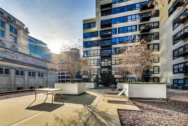 Building Photo - 130 S Canal St