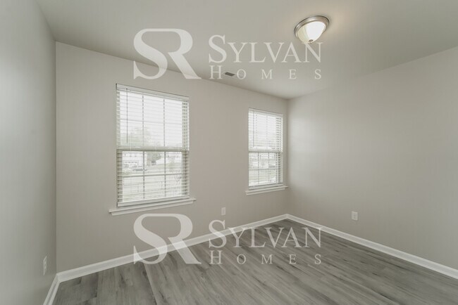 Building Photo - Come view this charming home