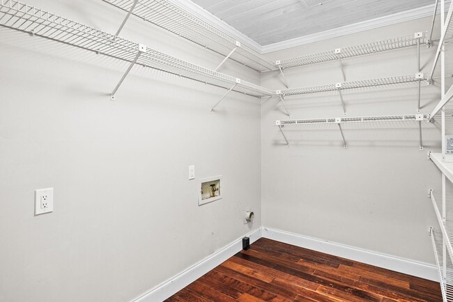 Building Photo - 10030 Tan Rara Dr