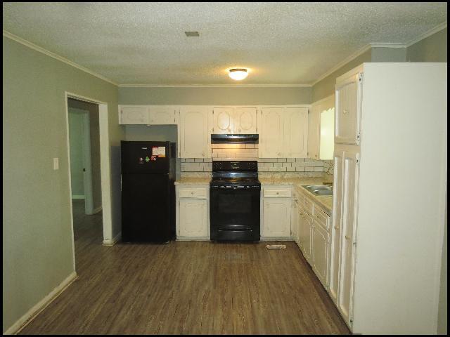 Building Photo - 1020 Towering Oaks Dr