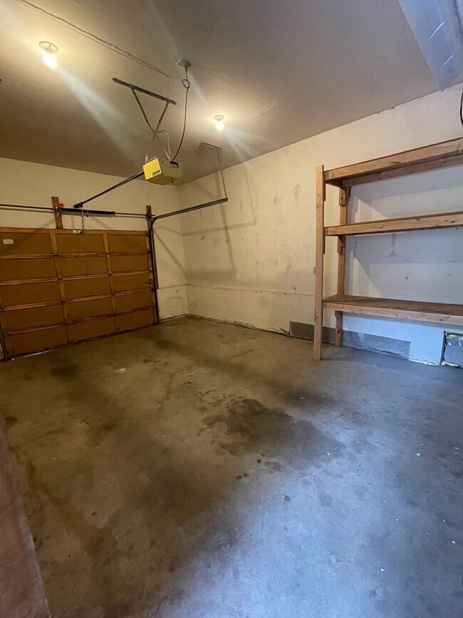 Building Photo - NW BEND Bungalow