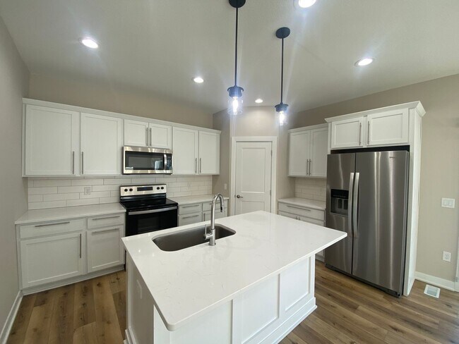 Building Photo - Luxury Homes in West Des Moines