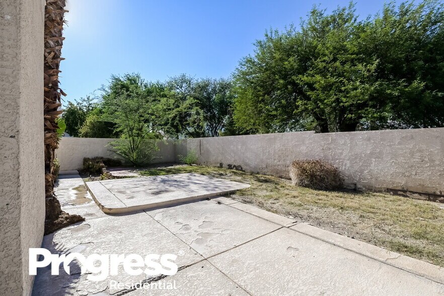 Building Photo - 2043 Angel Falls Dr