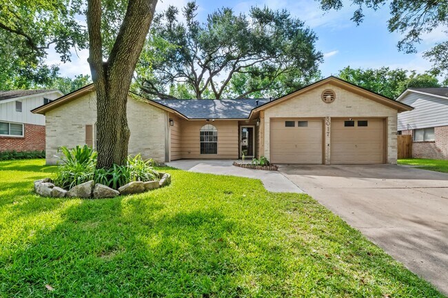 Primary Photo - 5017 Oak Ct