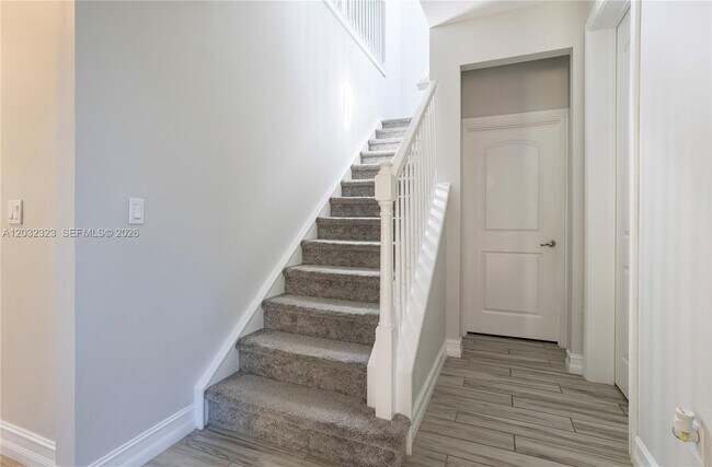 Building Photo - 10069 Brickhill Dr
