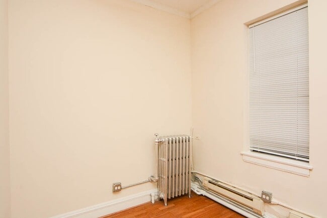 Building Photo - 4650 N Paulina St