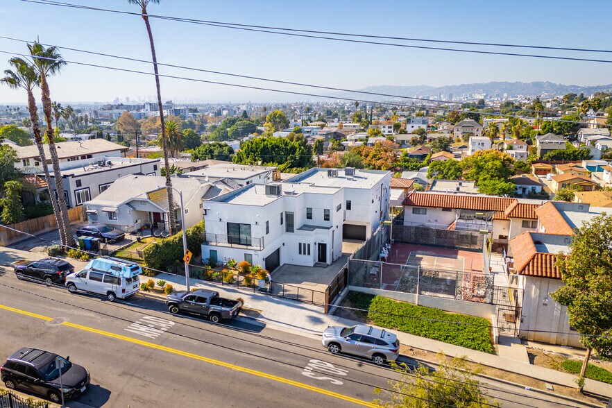 Building Photo - 705 N Benton Way