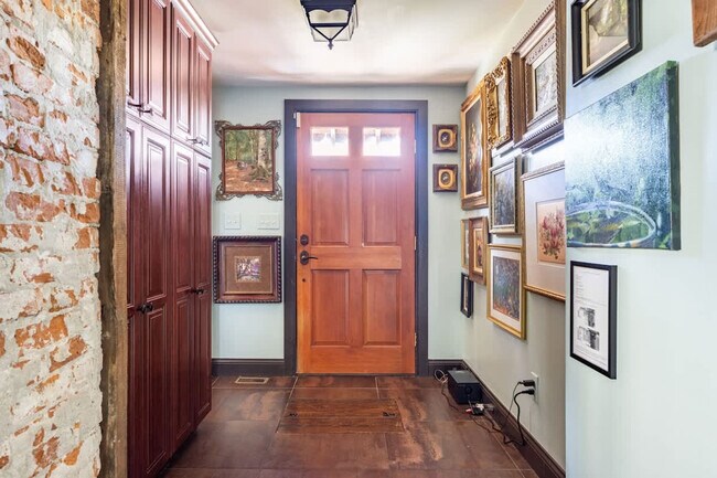 Building Photo - 15 Ferry St