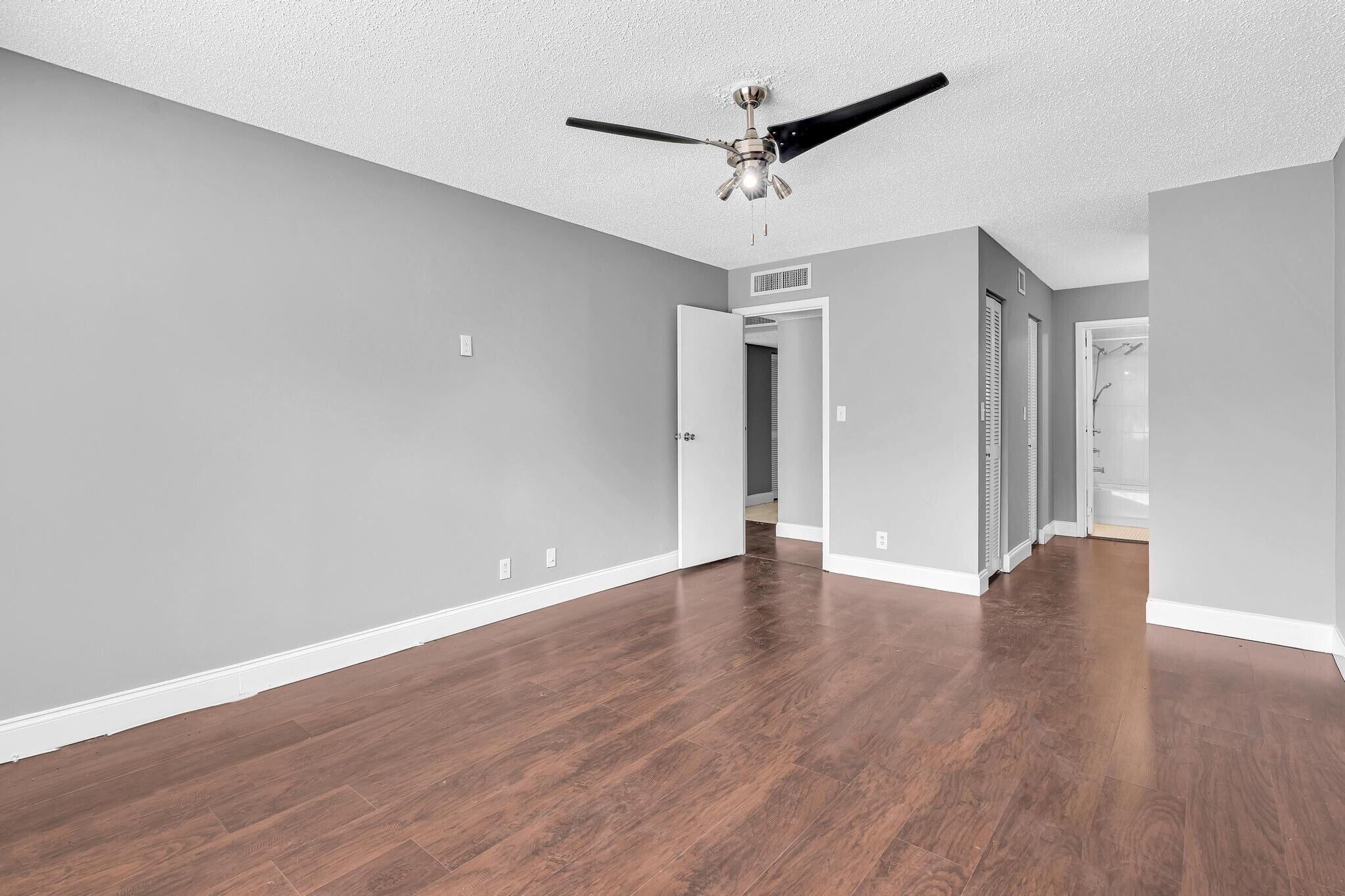Building Photo - 5961 N Falls Circle Dr
