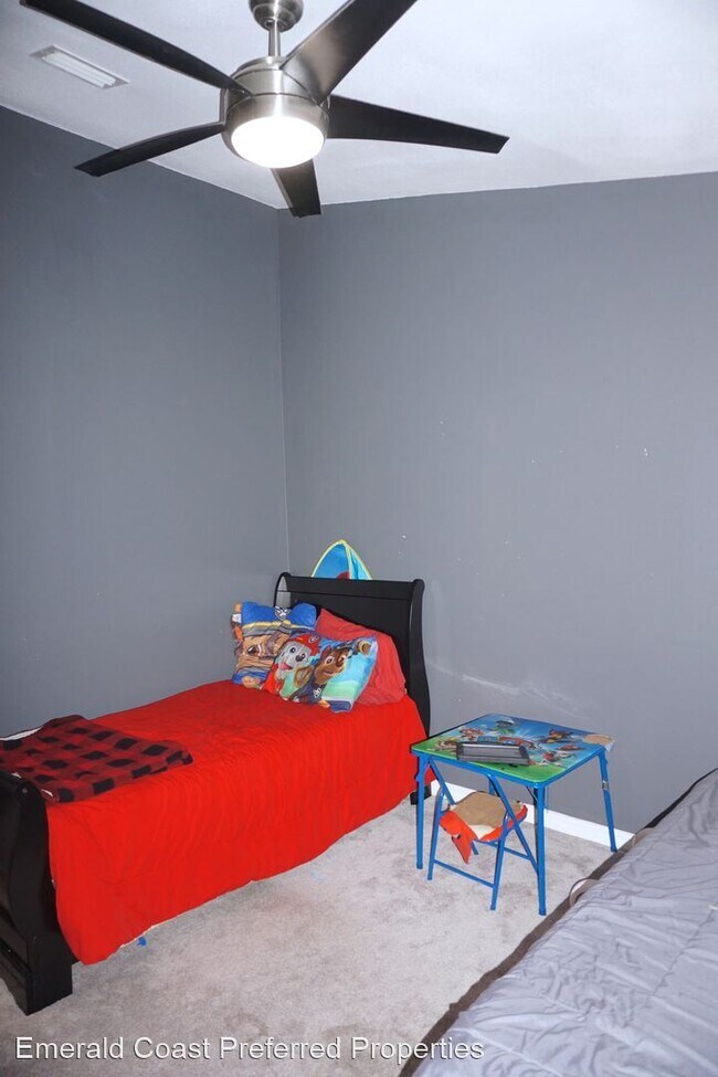 Building Photo - 3 br, 2 bath House - 2039 Fountainview Dr.