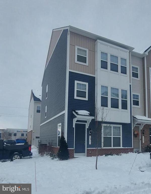 Building Photo - 2563 Hopton Ln