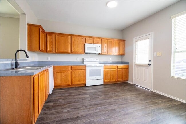 Building Photo - 16787 Mammoth Springs Dr