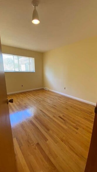 Building Photo - 28301 Mavis Dr