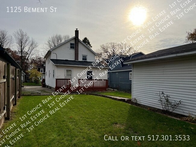 Building Photo - 1125 Bement St