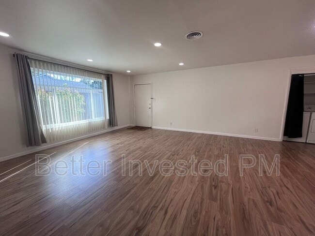 Building Photo - 866 Brigham Ave