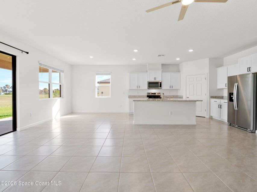 Building Photo - 5388 Waterfall Pl