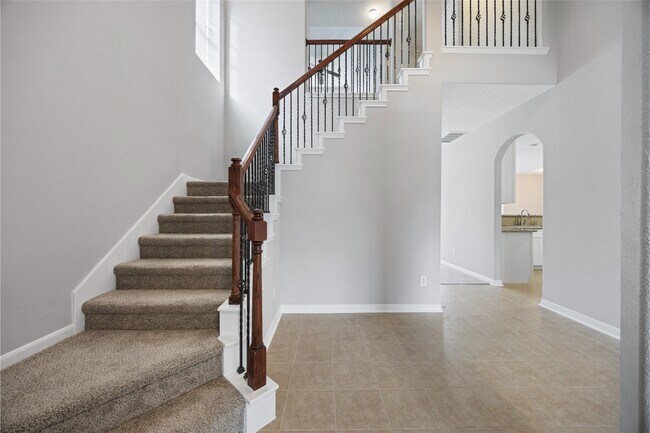 Building Photo - 7447 Oakwood Canyon Dr