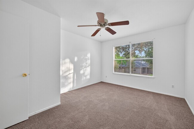 Building Photo - 16318 N Glade Dr