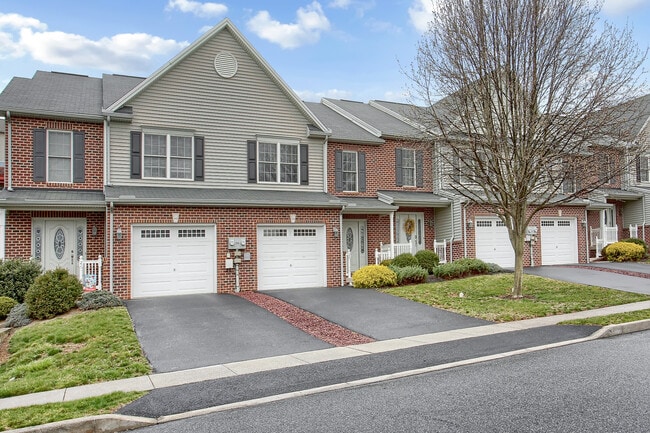 Primary Photo - 16 Lismore Pl