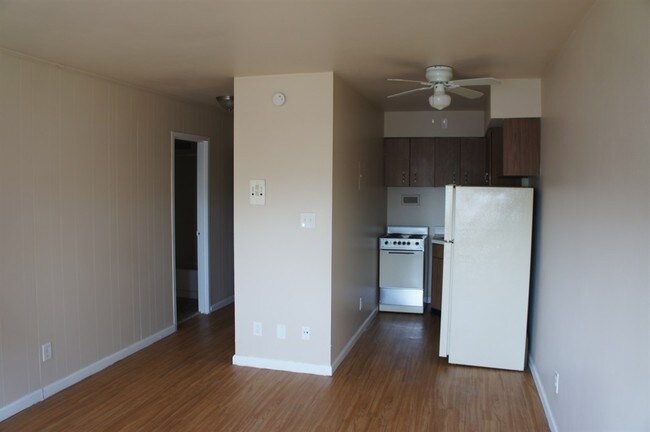 Interior Photo - Diplomat Apartments