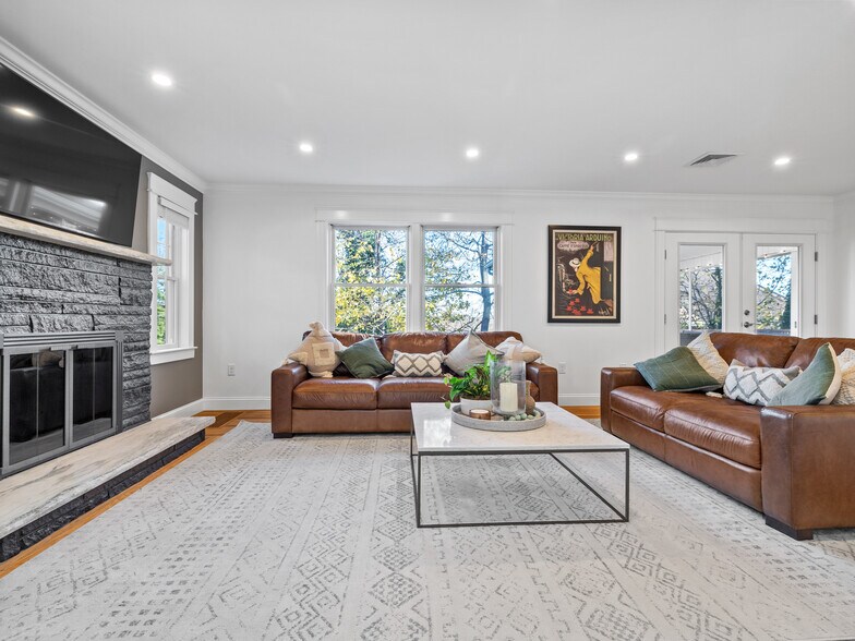 Building Photo - 25 Falmouth Rd