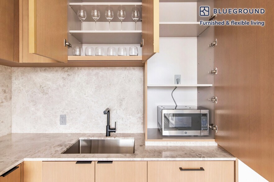 Building Photo - 655 Union St