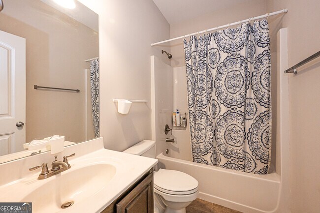 Building Photo - 1675 Great Heron Cove